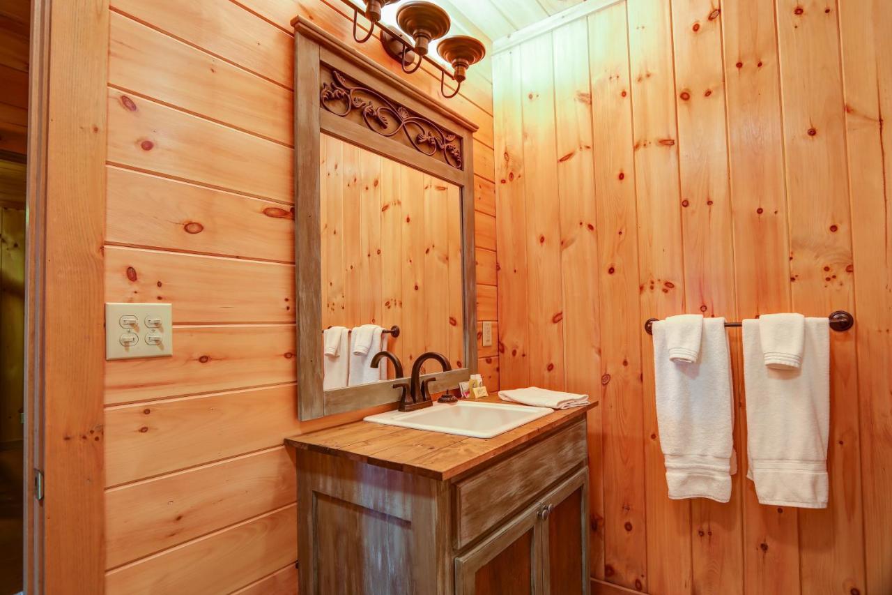 Bear Naked Bungalow Blue Ridge Eksteriør billede